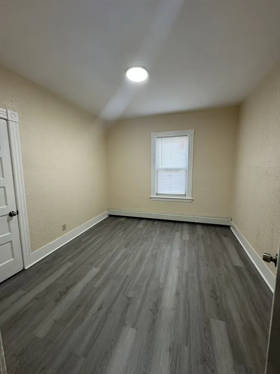 3 bed, 1 bath apartment for rent at 23 Endicott St Unit 2, Worcester — photo 11 of 13