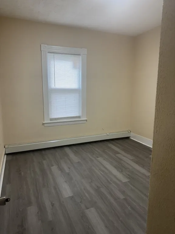 3 bed, 1 bath apartment for rent at 23 Endicott St Unit 2, Worcester — photo 10 of 13