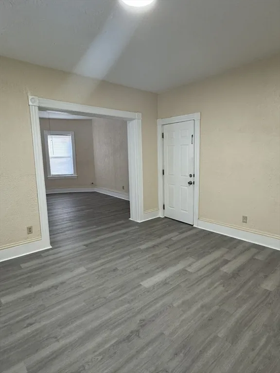 3 bed, 1 bath apartment for rent at 23 Endicott St Unit 2, Worcester — photo 6 of 13