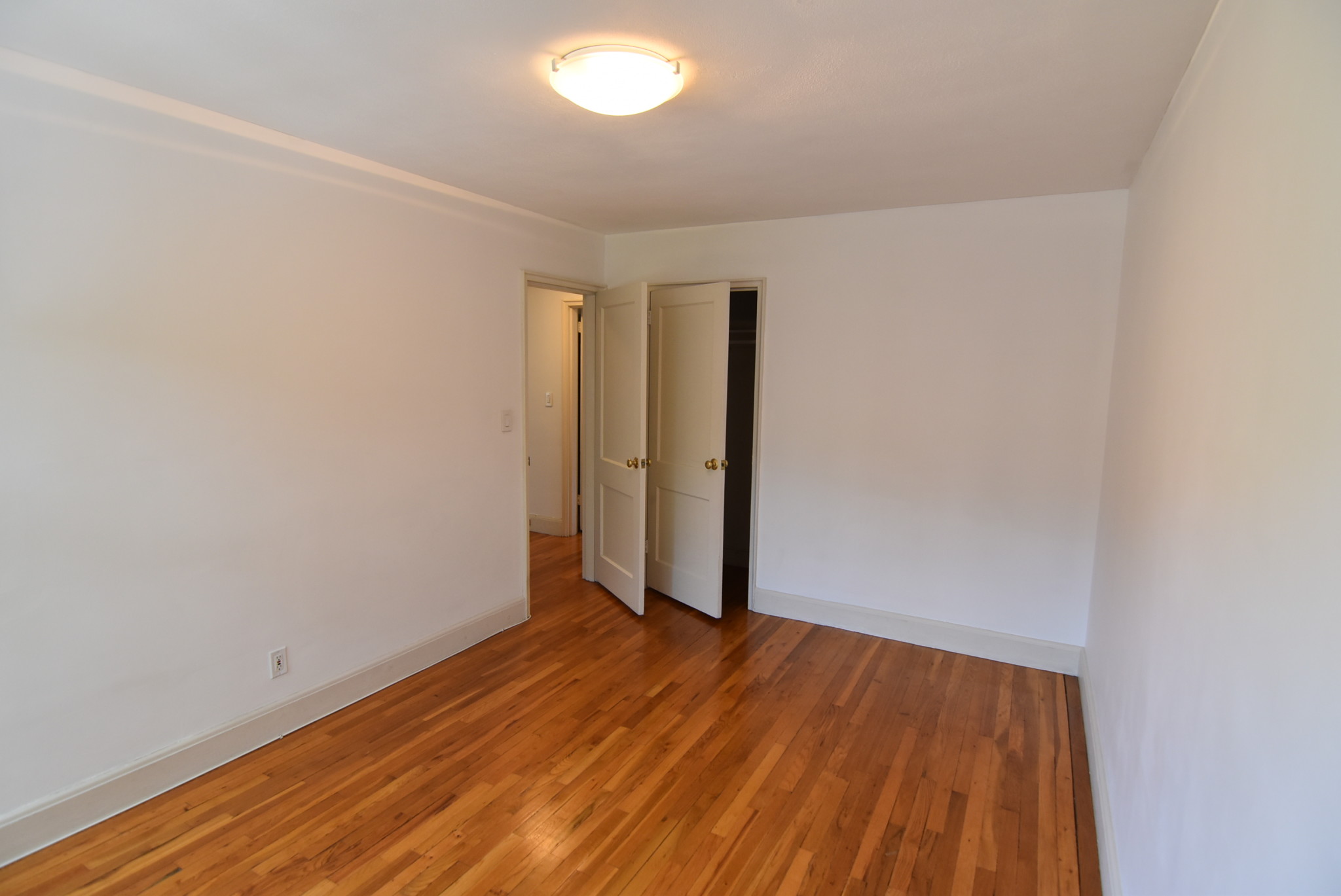 2 bed, 1 bath apartment for rent at 23 Englewood Ave Unit 4, Washington Square — photo 10 of 13