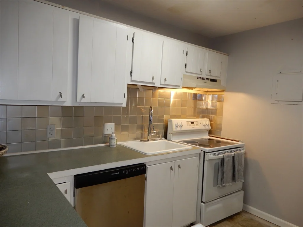 2 bed, 1 bath apartment for rent at 23 Erick Rd Unit 2, Mansfield — photo 9 of 22
