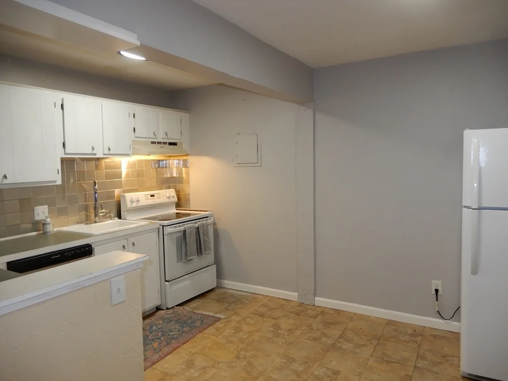 2 bed, 1 bath apartment for rent at 23 Erick Rd Unit 2, Mansfield — photo 10 of 22