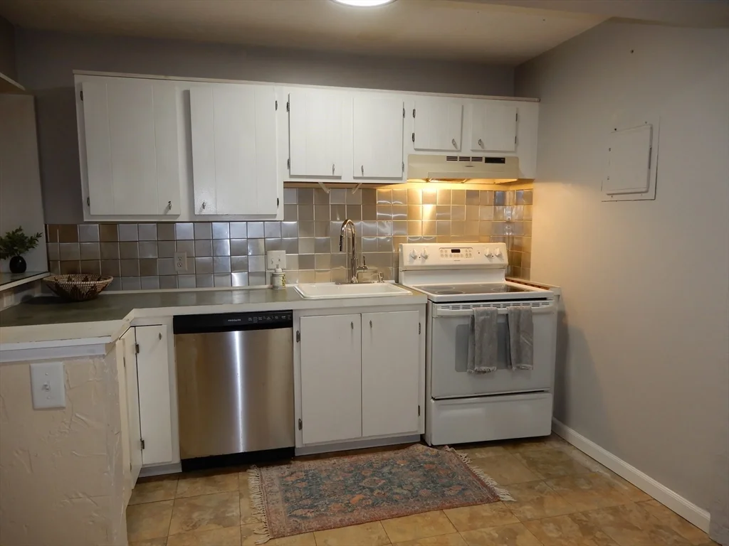 2 bed, 1 bath apartment for rent at 23 Erick Rd Unit 2, Mansfield — photo 8 of 22