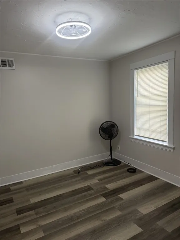 3 bed, 1 bath apartment for rent at 23 Everett Ave Unit 1, Webster — photo 5 of 9