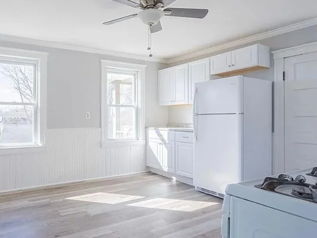 3 bed, 1 bath apartment for rent at 23 Everett Ave Unit 2, Webster — photo 2 of 6