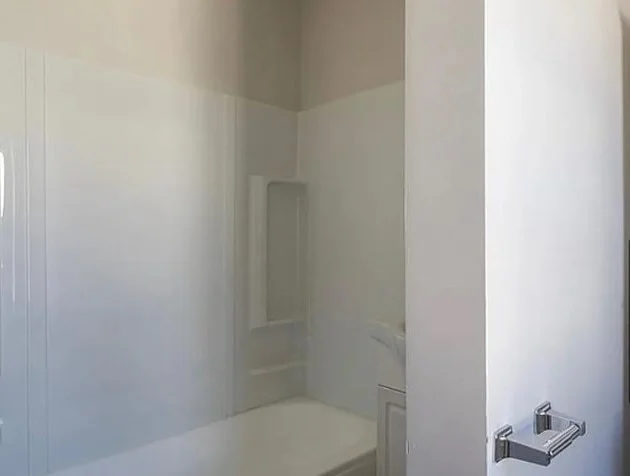 3 bed, 1 bath apartment for rent at 23 Everett Ave Unit 2, Webster — photo 5 of 6