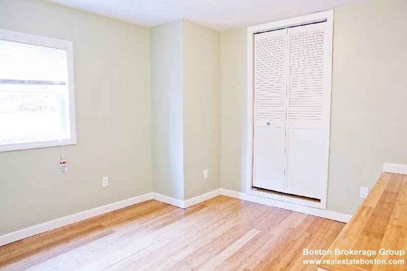 3 bed, 2 bath apartment for rent at 23 Evergreen Unit 1, Jamaica Plain — photo 4 of 13