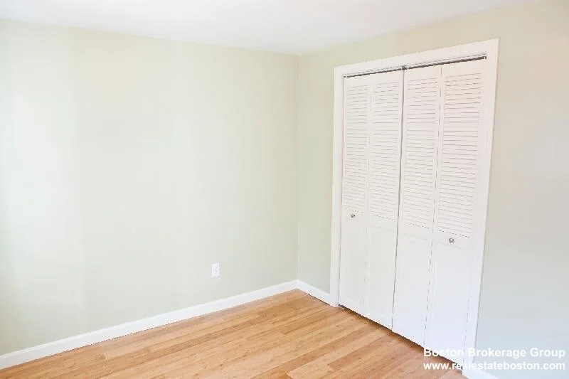 3 bed, 2 bath apartment for rent at 23 Evergreen Unit 1, Jamaica Plain — photo 3 of 13