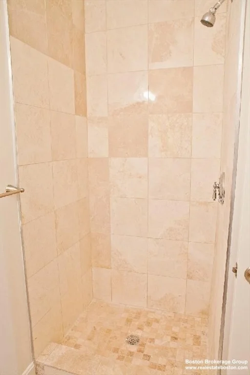 3 bed, 2 bath apartment for rent at 23 Evergreen Unit 1, Jamaica Plain — photo 11 of 13