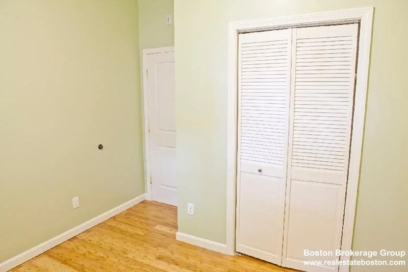 3 bed, 2 bath apartment for rent at 23 Evergreen Unit 1, Jamaica Plain — photo 5 of 13