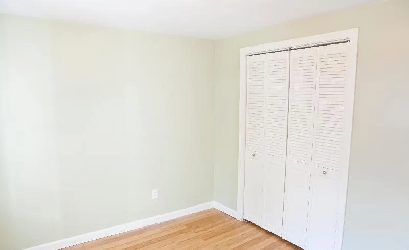 4 bed, 2 bath apartment for rent at 23 Evergreen Unit 2, Jamaica Plain — photo 4 of 8