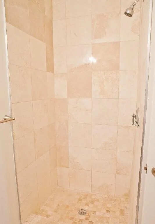 4 bed, 2 bath apartment for rent at 23 Evergreen Unit 2, Jamaica Plain — photo 6 of 8