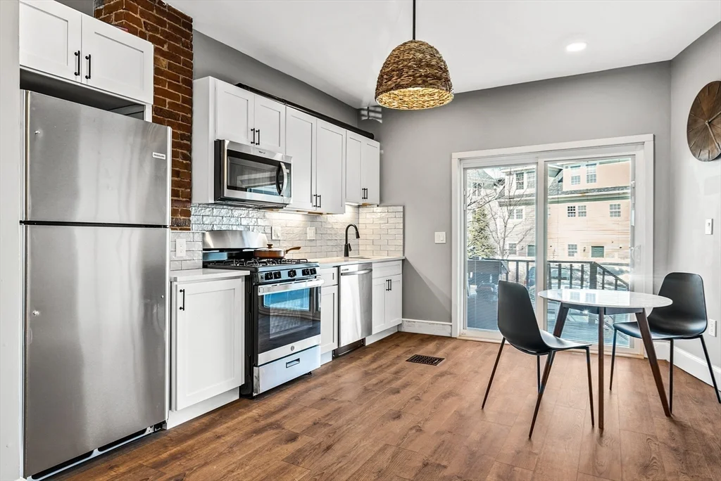 1 bed, 1 bath apartment for rent at 23 Fairmont Ave Unit 1, Cambridgeport — photo 5 of 14