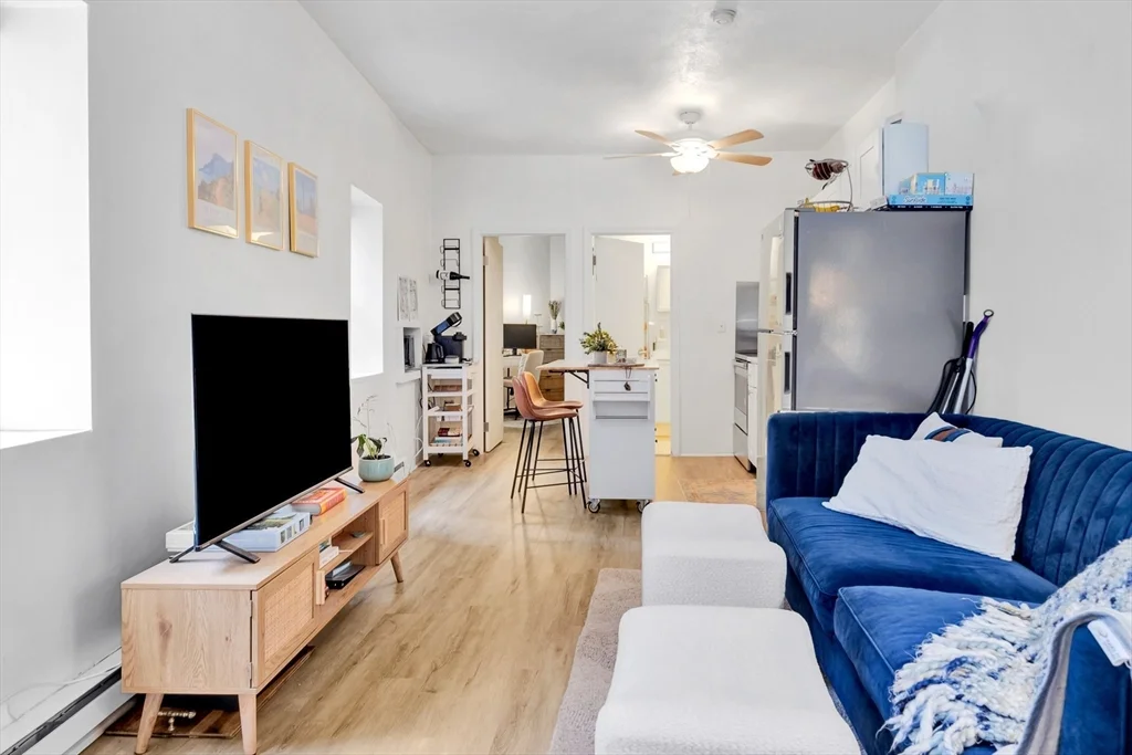 1 bed, 1 bath apartment for rent at 23 Fleet Unit 3, North End — photo 3 of 17