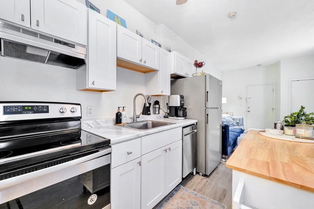 1 bed, 1 bath apartment for rent at 23 Fleet Unit 3, North End — photo 10 of 17