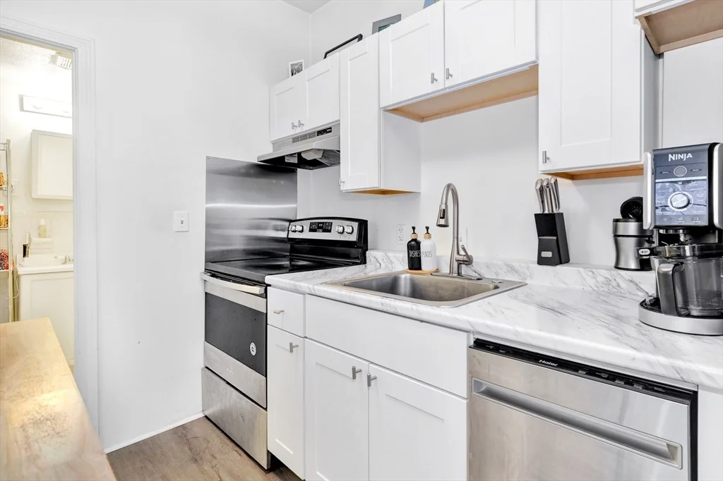 1 bed, 1 bath apartment for rent at 23 Fleet Unit 3, North End — photo 11 of 17