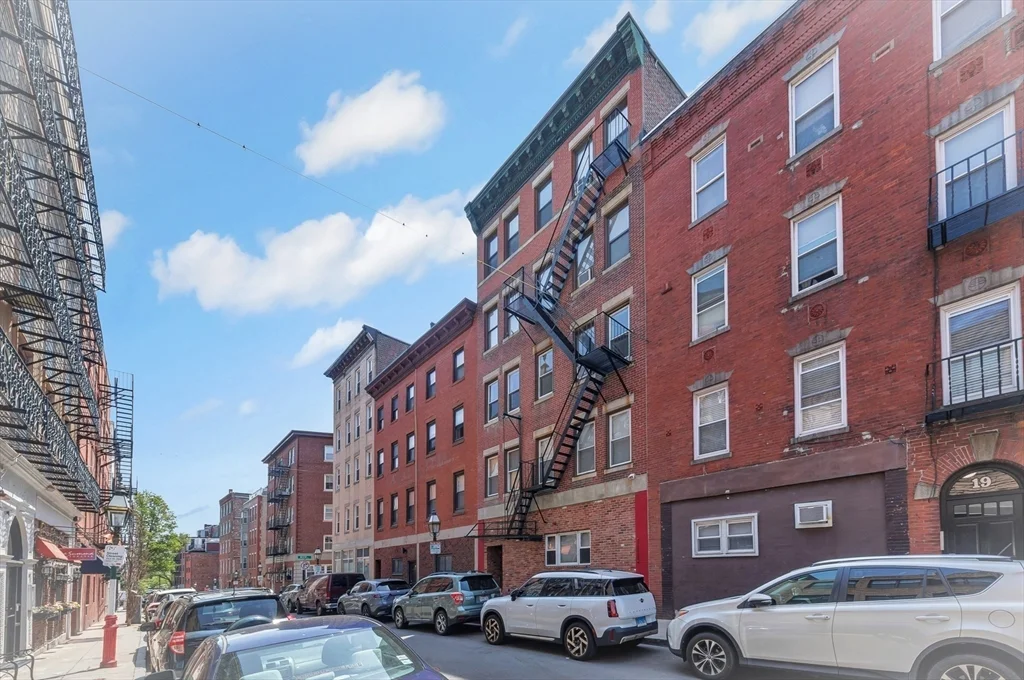 1 bed, 1 bath apartment for rent at 23 Fleet Unit 3, North End — photo 16 of 17