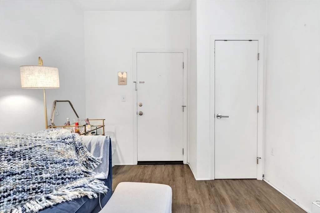 1 bed, 1 bath apartment for rent at 23 Fleet Unit 3, North End — photo 5 of 17