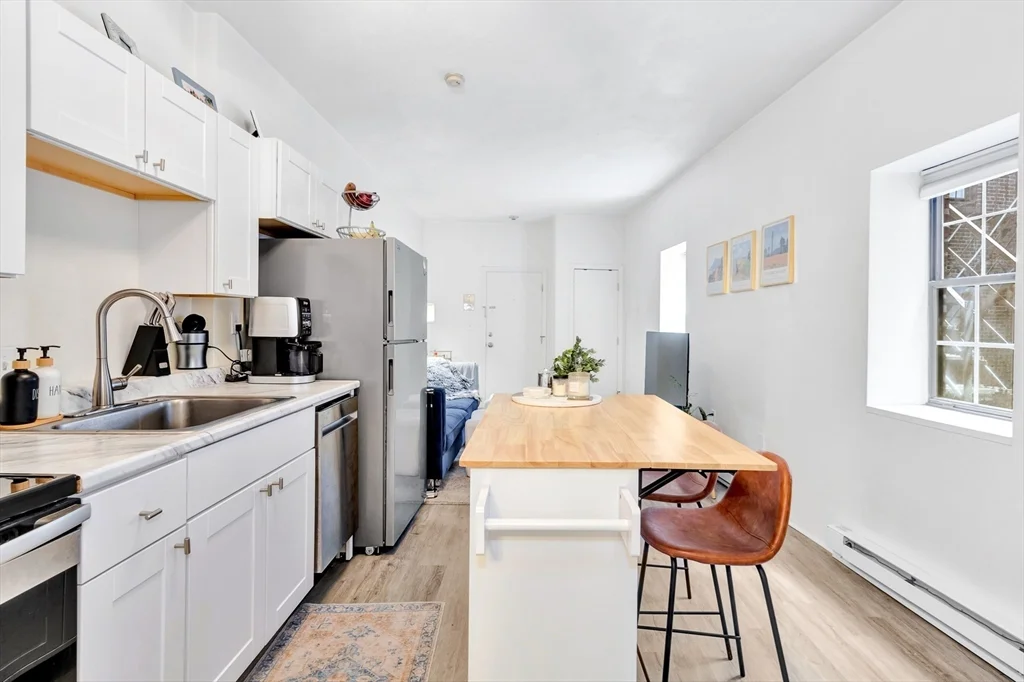 1 bed, 1 bath apartment for rent at 23 Fleet Unit 3, North End — photo 9 of 17