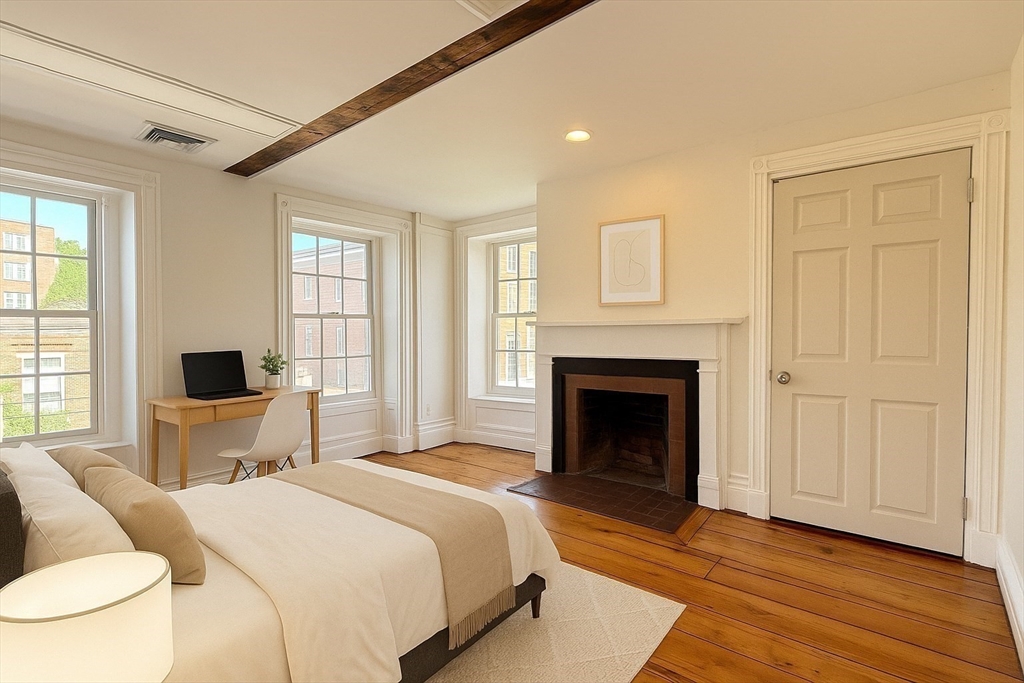 4 bed, 2 bath apartment for rent at 23 Forest St , Unit Front, Medford — photo 4 of 7