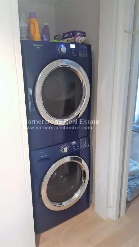 1 bed, 1 bath apartment for rent at 23 Fort Ave Unit 1, Roxbury — photo 11 of 12