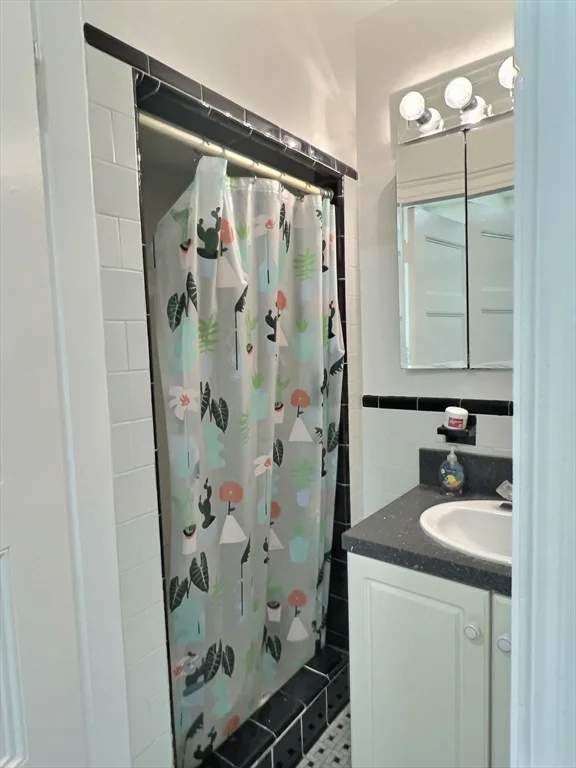 1 bed, 1 bath apartment for rent at 23 Garrison Unit 3R, Brookline — photo 5 of 6