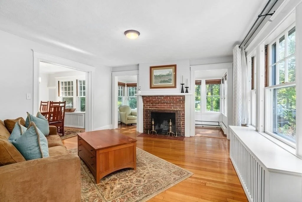 4 bed, 2 bath apartment for rent at 23 Glen Rd, Wellesley — photo 3 of 26