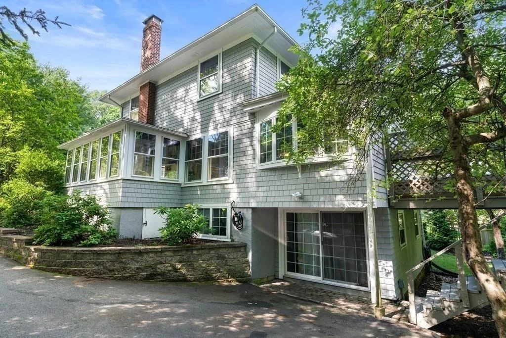 4 bed, 2 bath apartment for rent at 23 Glen Rd, Wellesley — photo 24 of 26