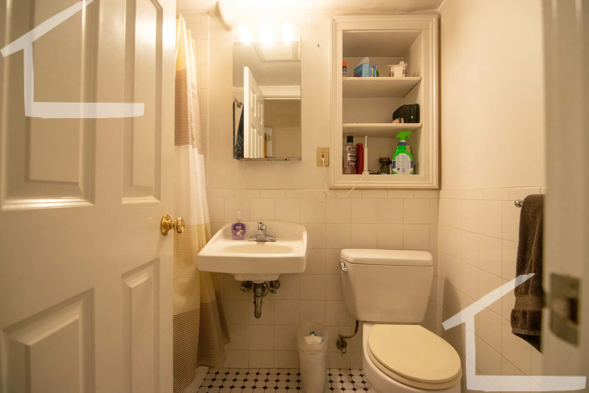 4 bed, 2 bath apartment for rent at 23 Glenville Ave Unit 1, Allston — photo 8 of 10