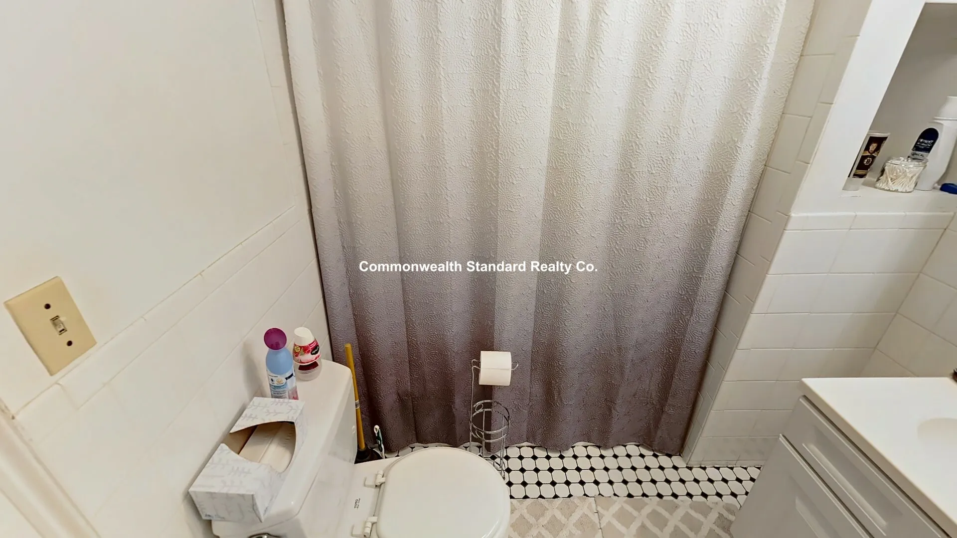 4 bed, 2 bath apartment for rent at 23 Glenville Ave Unit 23, Allston — photo 29 of 30
