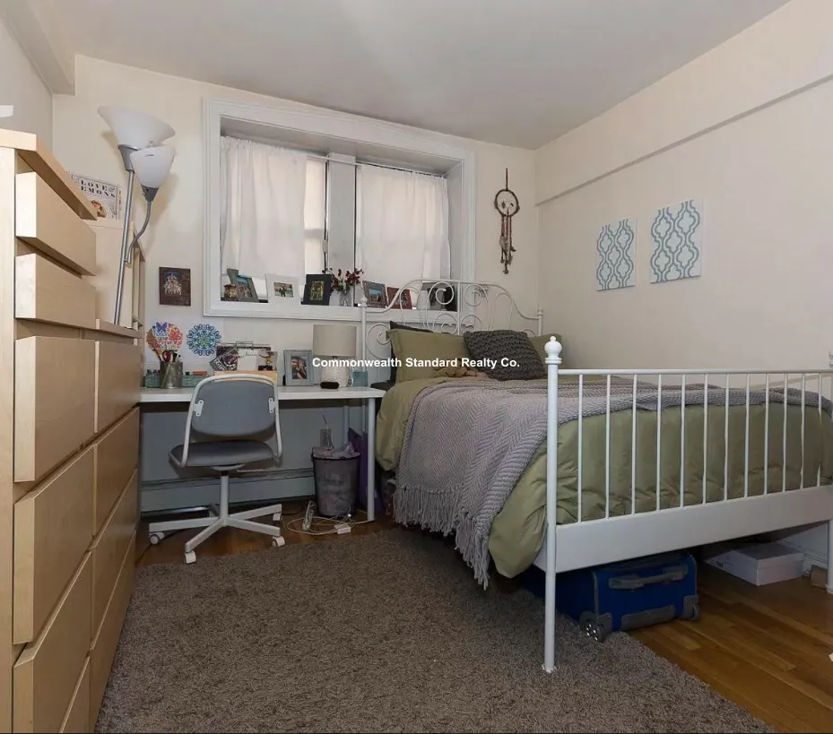 4 bed, 2 bath apartment for rent at 23 Glenville Ave Unit 23, Allston — photo 5 of 30