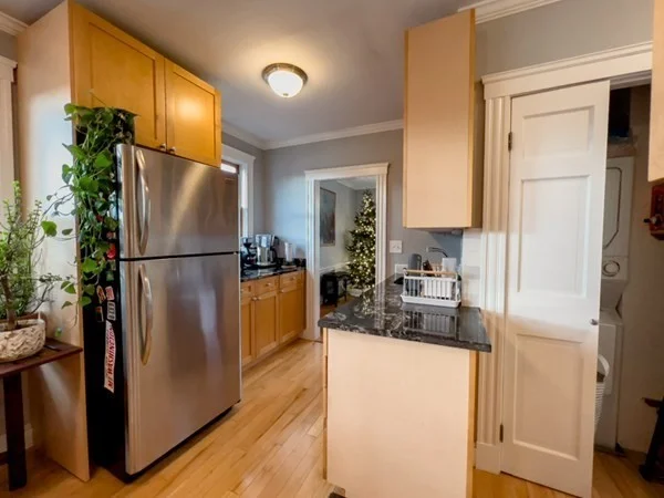 2 bed, 1 bath apartment for rent at 23 Goldsmith St Unit 3, Jamaica Plain — photo 5 of 30