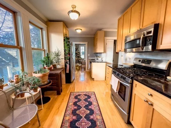 2 bed, 1 bath apartment for rent at 23 Goldsmith St Unit 3, Jamaica Plain — photo 2 of 30