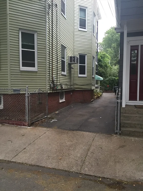 4 bed, 2 bath apartment for rent at 23 Granite Unit 2, Union Square — photo 11 of 11