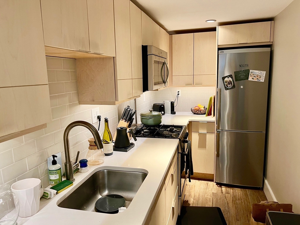 2 bed, 1 bath apartment for rent at 23 Grant St Unit 1, Cambridge — photo 3 of 17