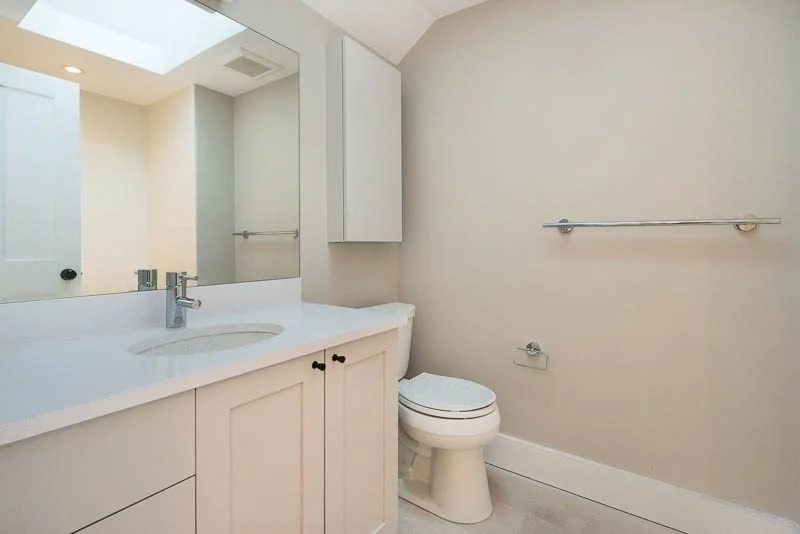 1 bed, 1 bath apartment for rent at 23 Grant Unit 2, Riverside — photo 10 of 11