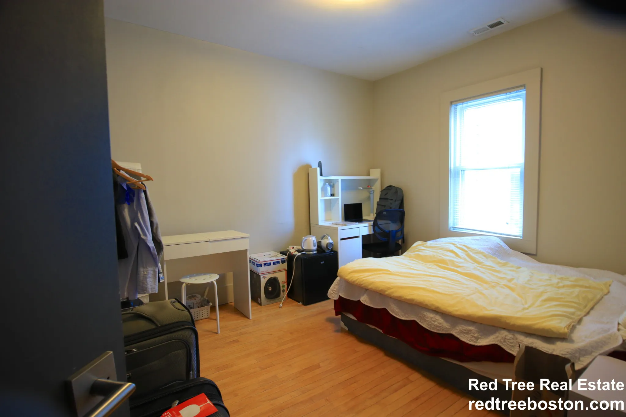 5 bed, 2 bath apartment for rent at 23 Greylock Rd Unit 1, Allston — photo 9 of 20