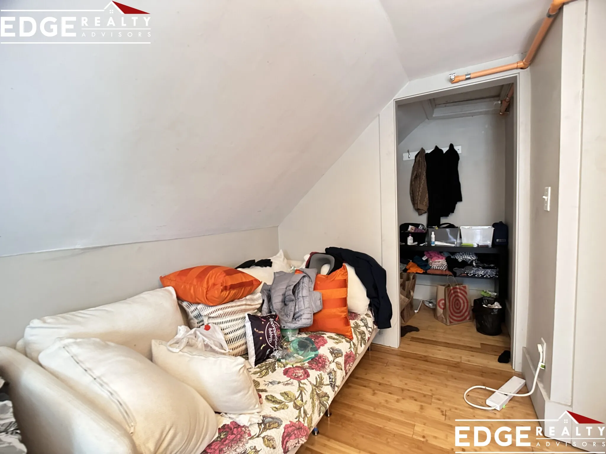 5 bed, 2 bath apartment for rent at 23 Greylock Rd Unit N/A, Allston — photo 6 of 10