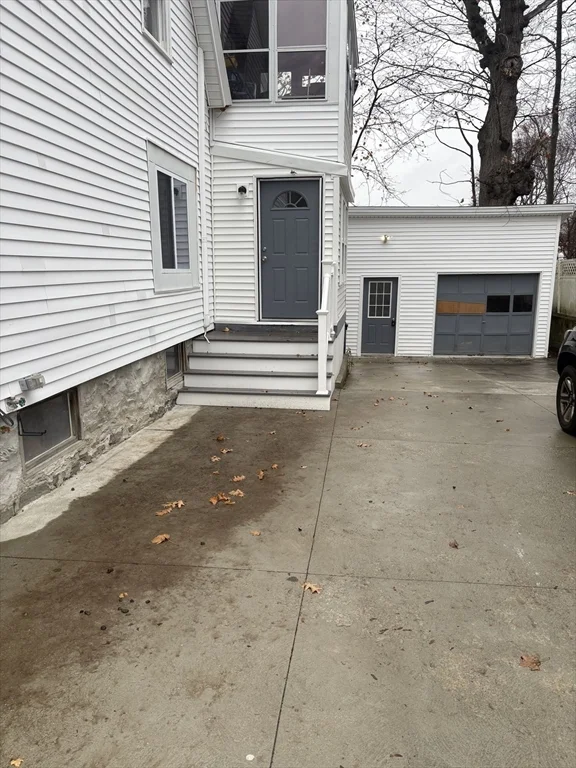 3 bed, 1 bath apartment for rent at 23 Griggs St Unit 1, Dracut — photo 2 of 18