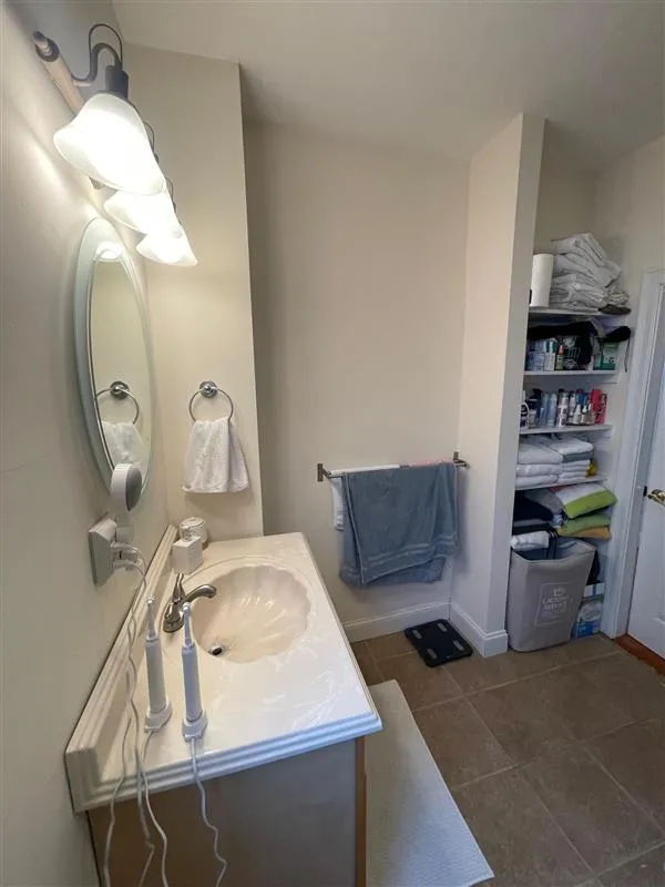 2 bed, 1 bath apartment for rent at 23 Hall St Unit 2, Powder House Square — photo 20 of 21