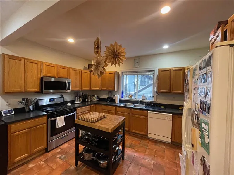 2 bed, 1 bath apartment for rent at 23 Hall St Unit 2, Powder House Square — photo 8 of 21