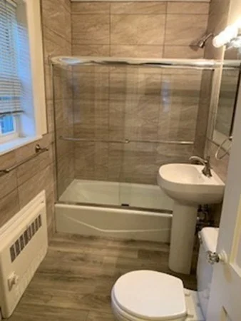 1 bed, 1 bath apartment for rent at 23 Hammond Pond Pkwa Unit 3, Chestnut Hill — photo 4 of 5