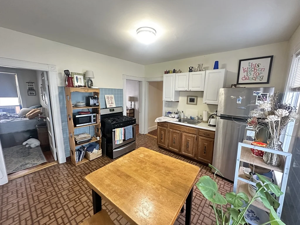 4 bed, 1 bath apartment for rent at 23 Harold St Unit 2, Union Square — photo 16 of 17