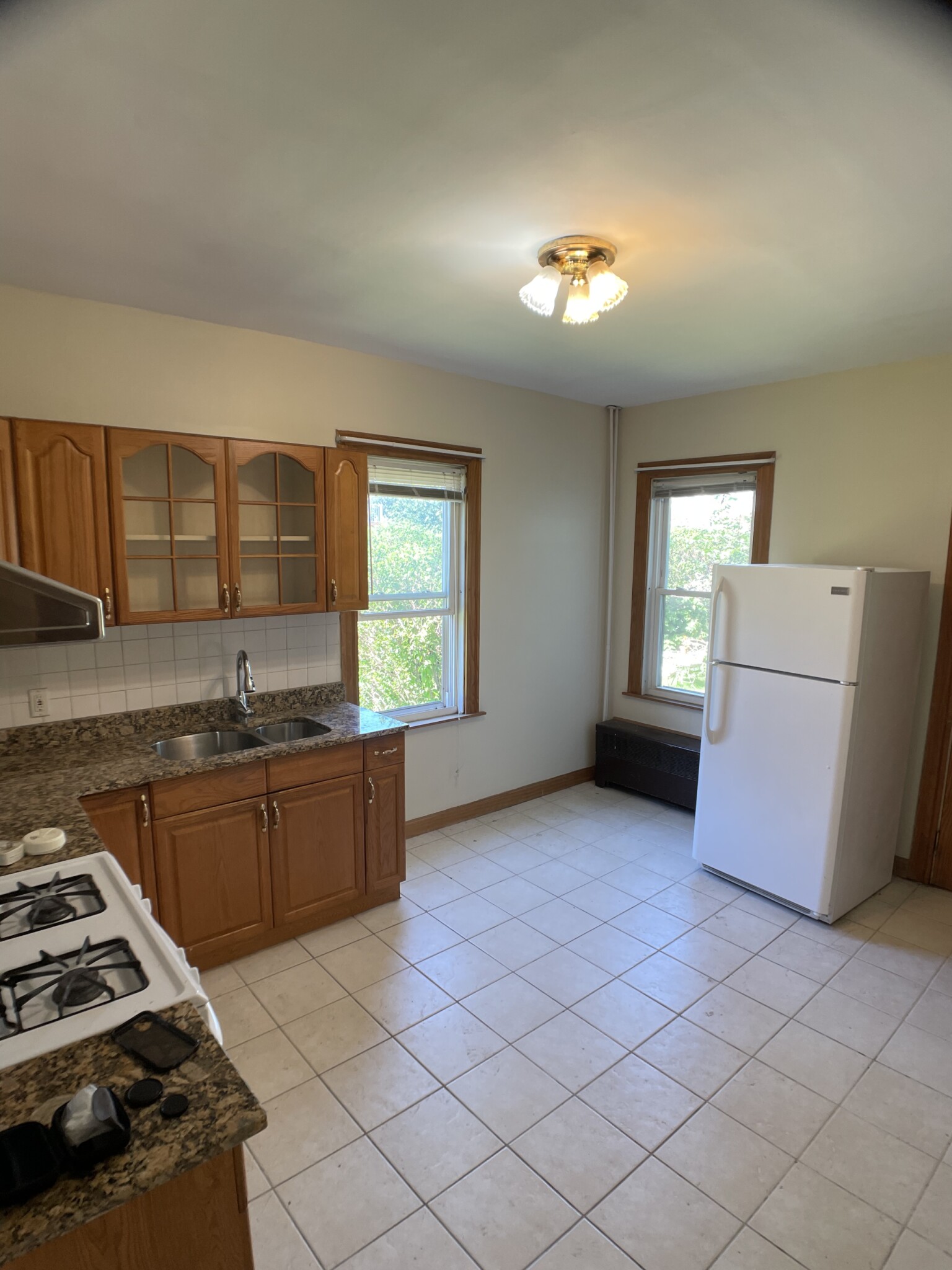 2 bed, 1 bath apartment for rent at 23 Harrison St Unit 1A, Ward Two — photo 8 of 17
