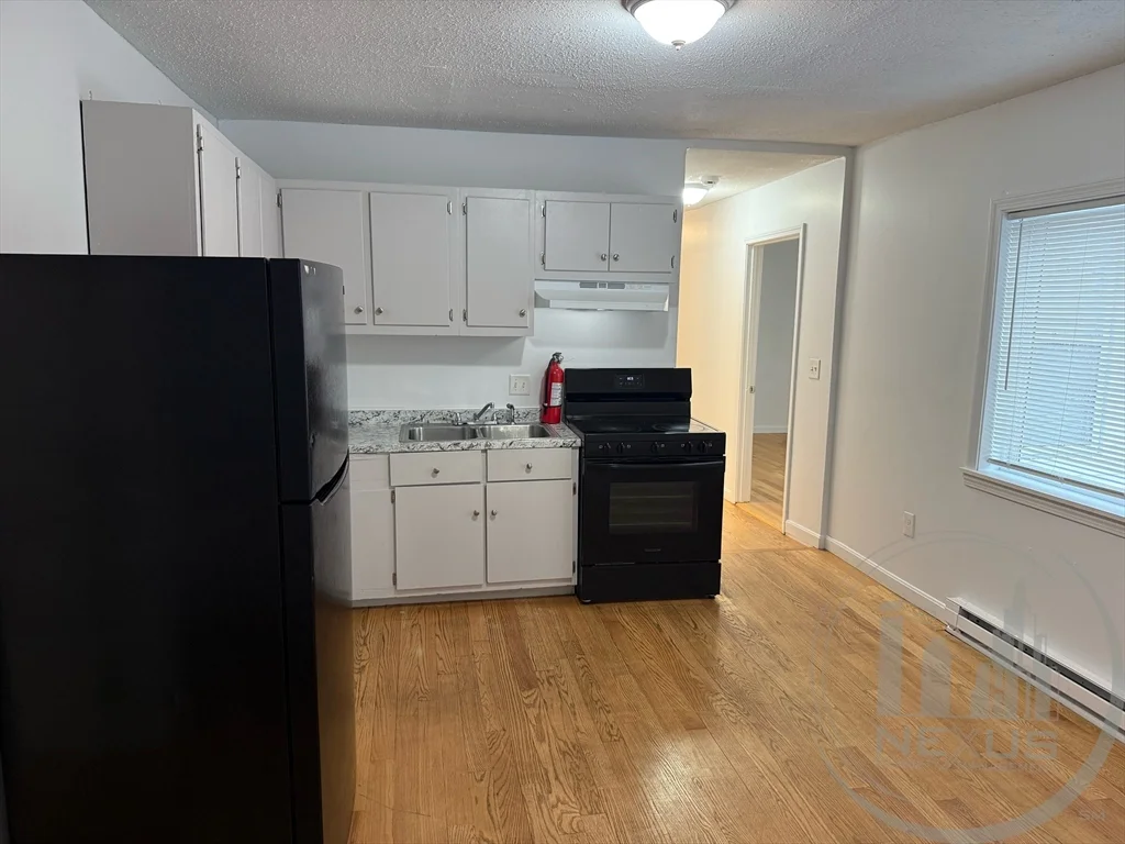 3 bed, 1 bath apartment for rent at 23 Hawley St Unit 2, Worcester — photo 4 of 16