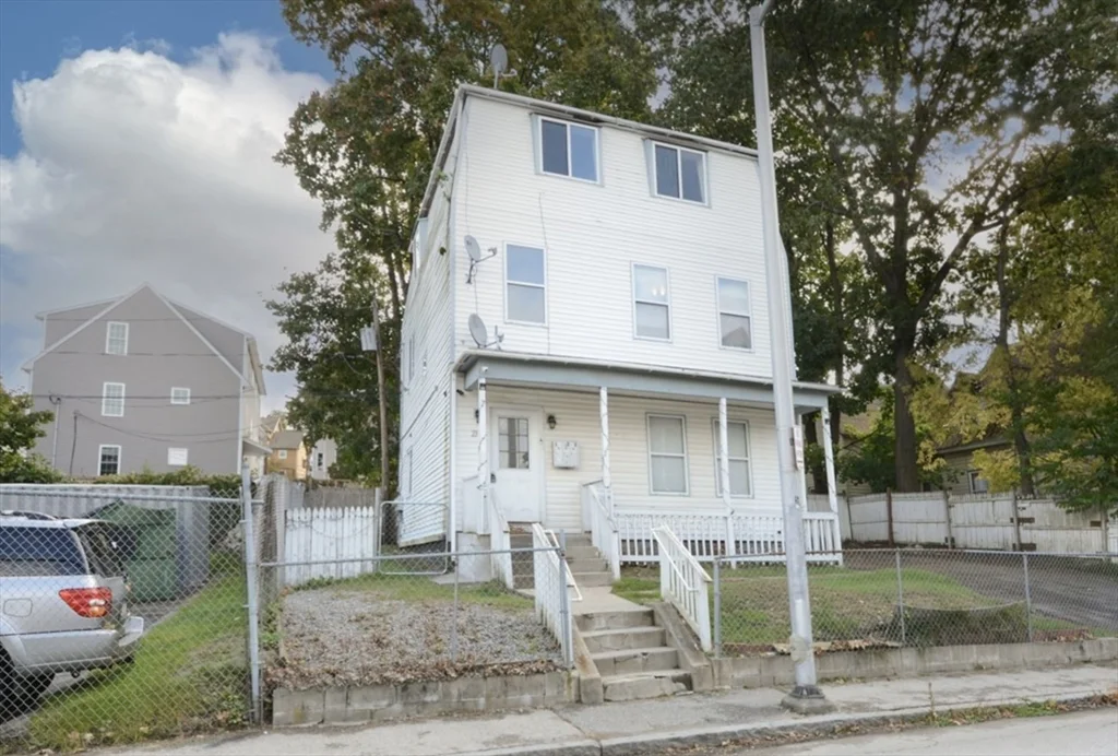 3 bed, 1 bath apartment for rent at 23 Hawley St Unit 2, Worcester — photo 1 of 16