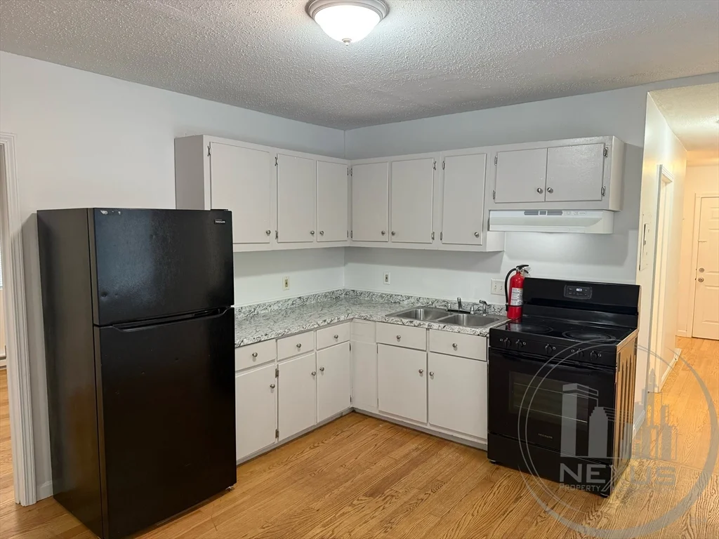 3 bed, 1 bath apartment for rent at 23 Hawley St Unit 2, Worcester — photo 3 of 16