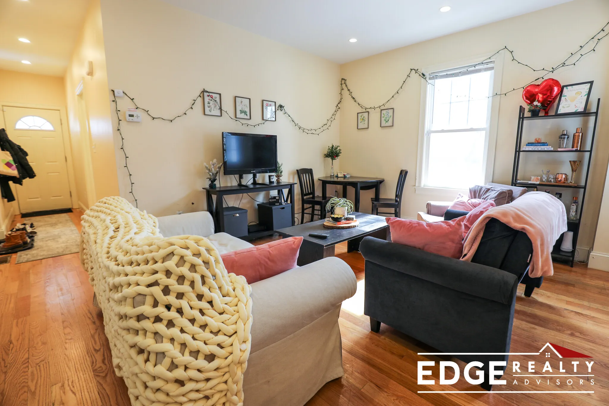 3 bed, 2 bath apartment for rent at 23 Higgins St Unit 1, Brighton — photo 4 of 12