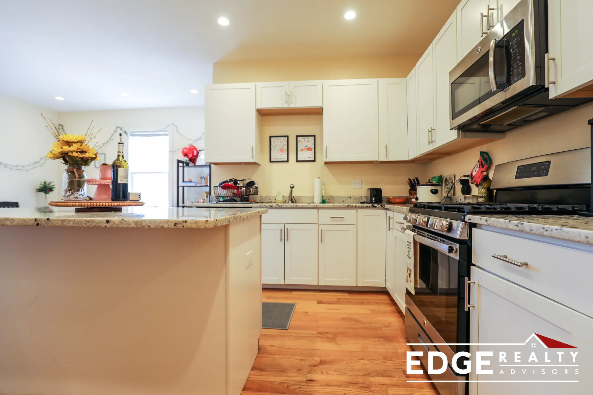 3 bed, 2 bath apartment for rent at 23 Higgins St Unit 1, Brighton — photo 3 of 12