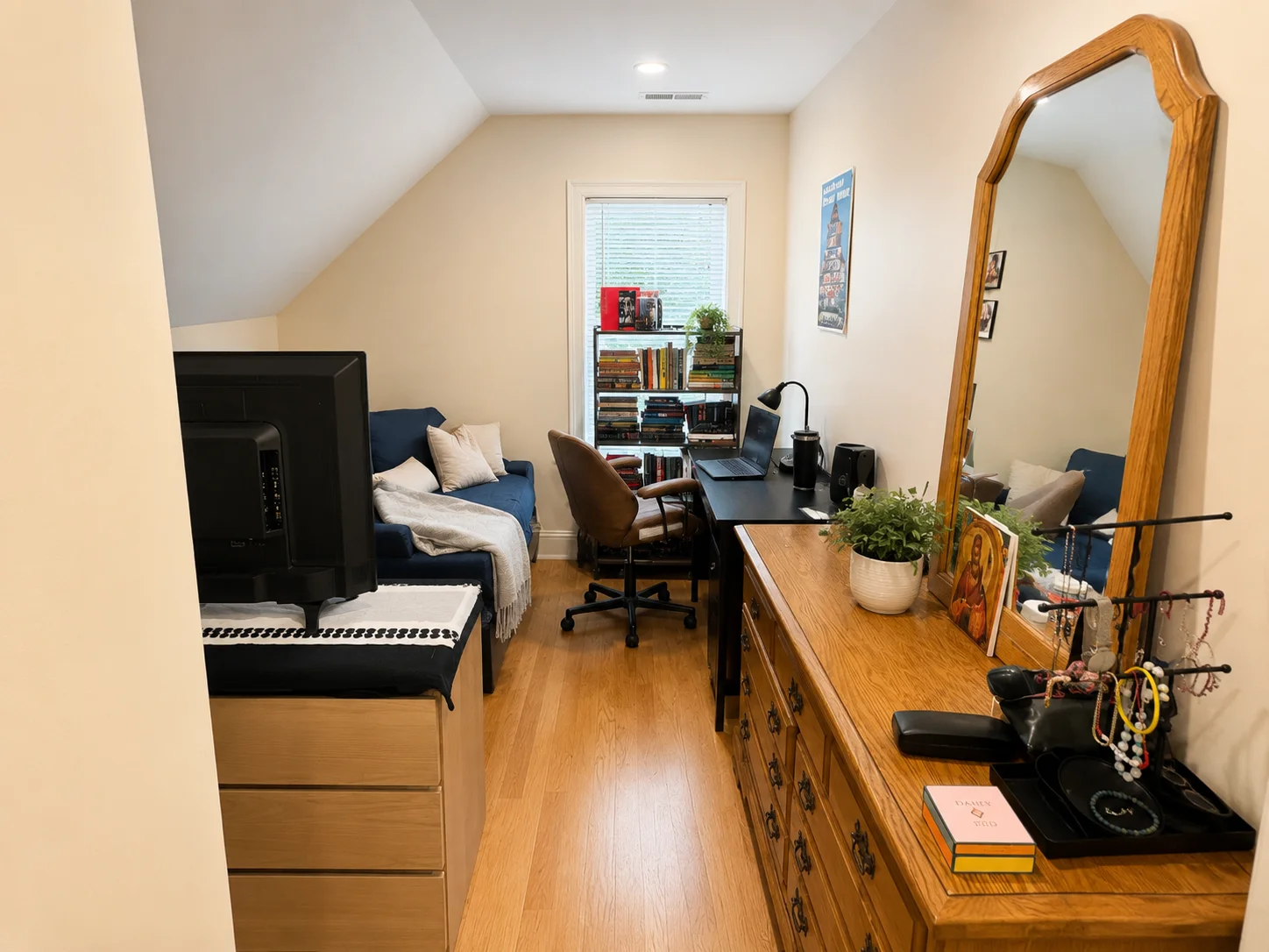 4 bed, 2 bath apartment for rent at 23 Higgins St Unit 2, Allston — photo 6 of 8
